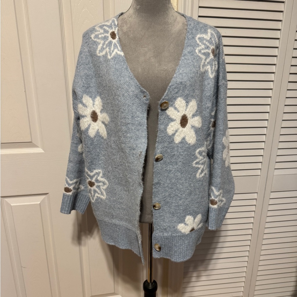 Blue floral fuzzy sweater 1X